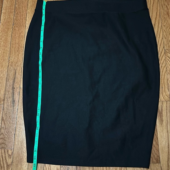 Brand New Torrid Plus Size Black Skirt - Picture 4 of 8